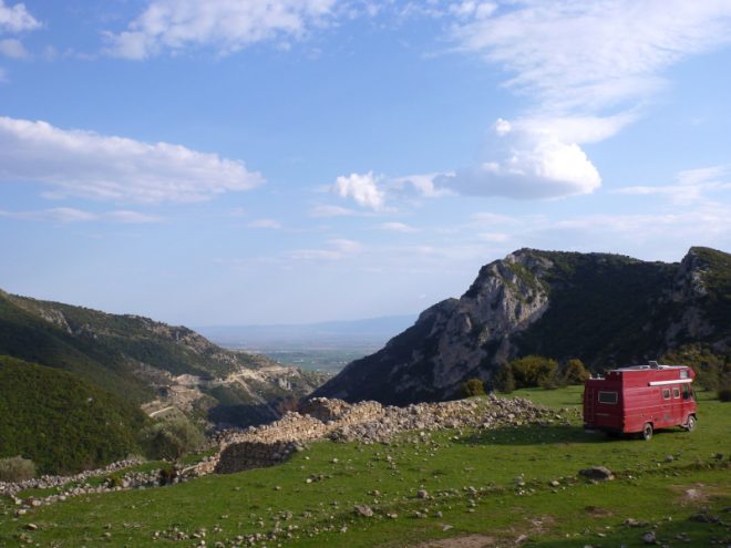 Horst auf einem Plateau in den griechischen Bergen